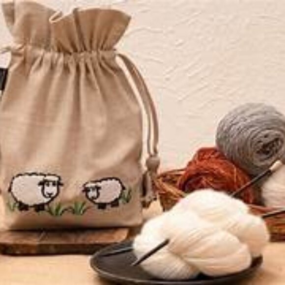 Lantern Moon Meadow Embroidered Appliqued Bag - Picture 3 of 4